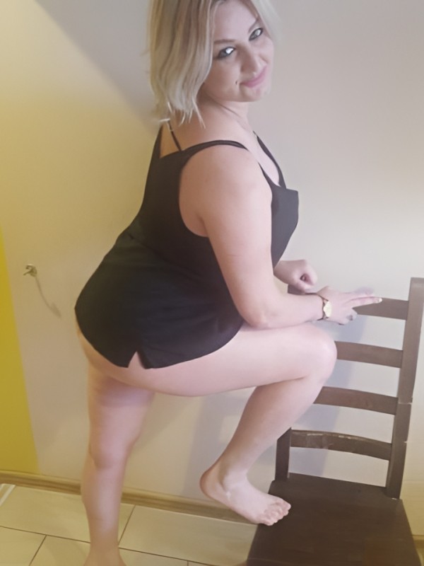 Илона привлекательная девушка из Ужур цена от 1500 руб