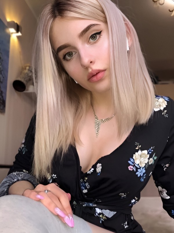 Лариса привлекательная девушка из Ужур цена от 2000 руб