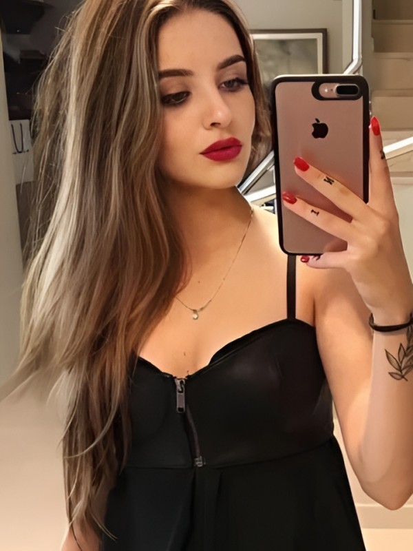 Снежанна привлекательная девушка из Ужур цена от 10000 руб