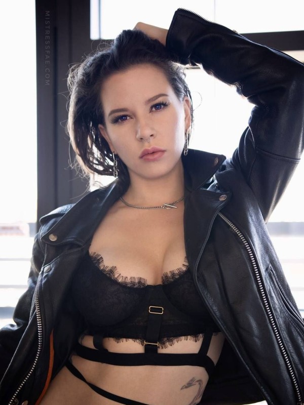 Анна привлекательная девушка из Ужур цена от 4000 руб